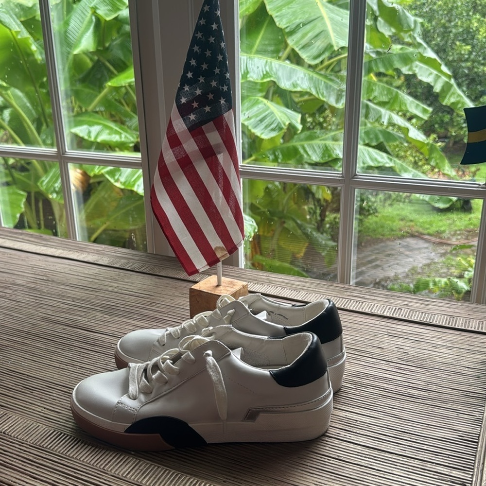 Dv By Dolce Vita Saleharryson White Silver And Black Athletic Shoes